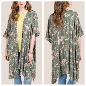 Francesca’s Boutique Green Floral Kimono size M